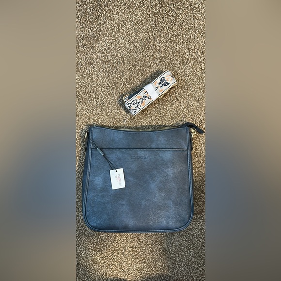 Bostanten Handbags - Bostanten crossbody bag NWT